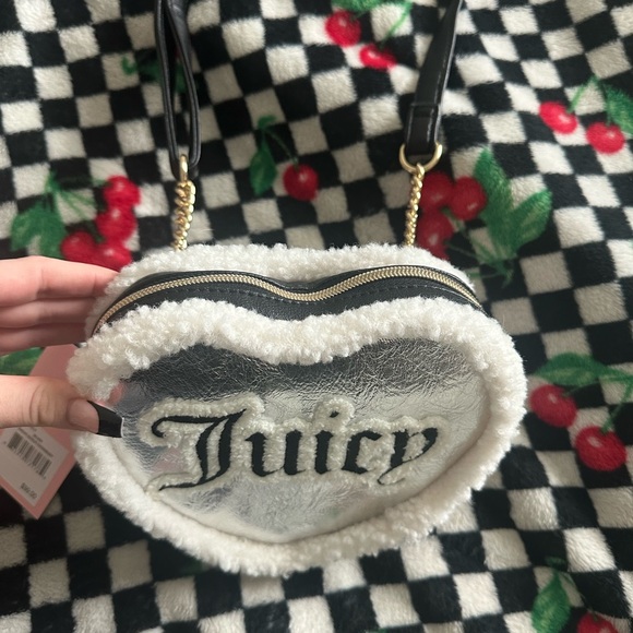 Juicy Couture Silver Heart Sherpa Purse - Picture 3 of 3